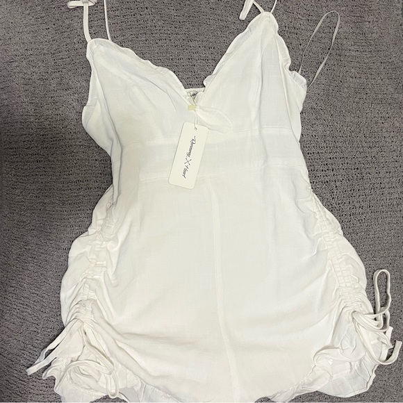 🦋HOST PICK 🦋NWT WHITE LINEN PLAYSUIT 🤍 - Picture 6 of 12